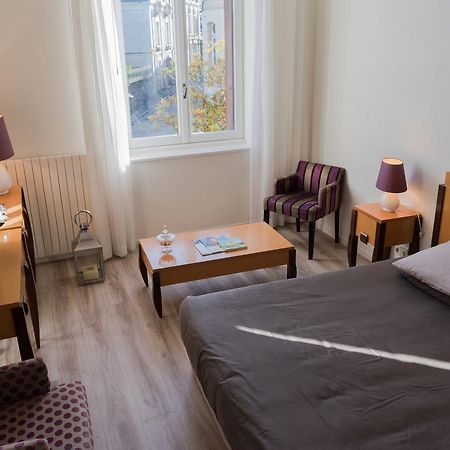 Pleumartin Logis Hotel Saint-Roch المظهر الخارجي الصورة