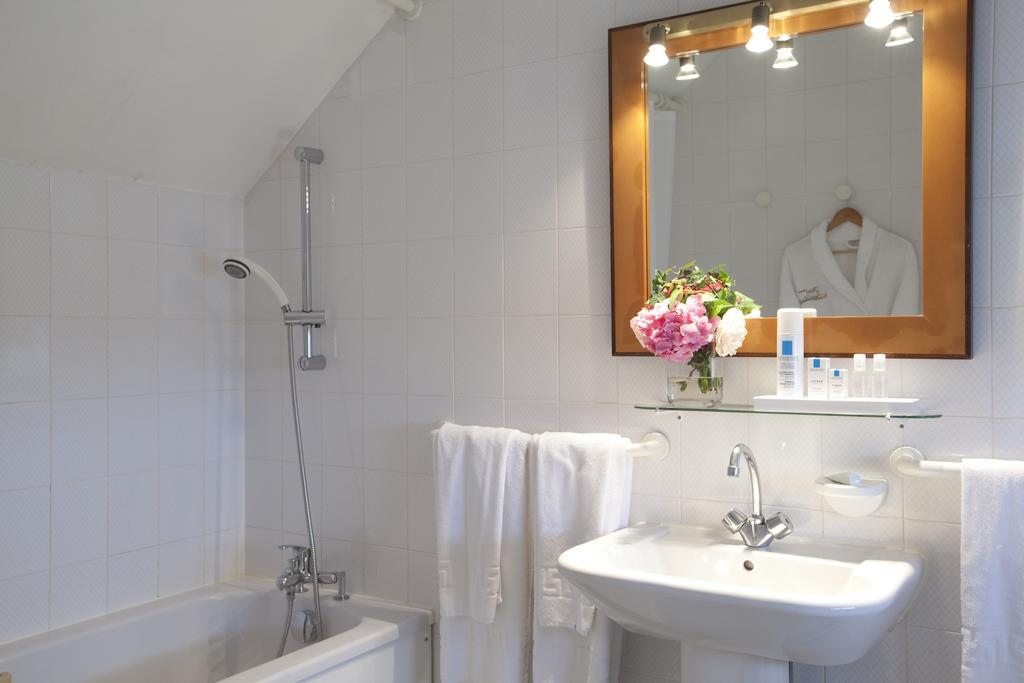 Pleumartin Logis Hotel Saint-Roch الغرفة الصورة
