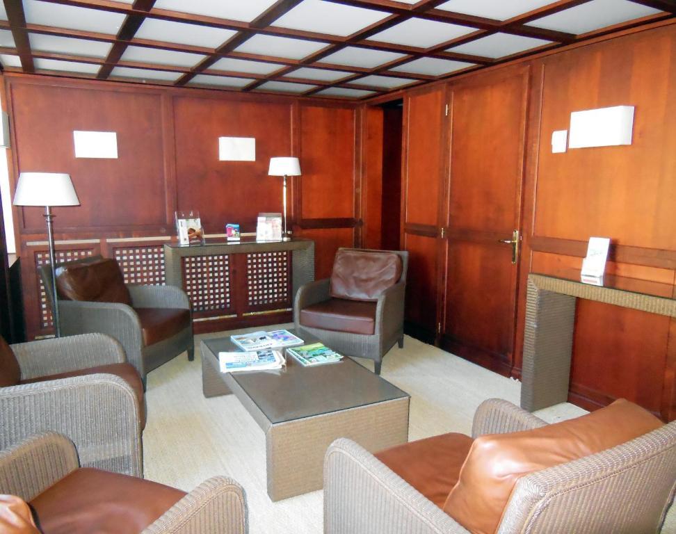 Pleumartin Logis Hotel Saint-Roch المظهر الخارجي الصورة