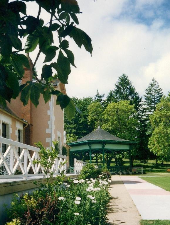 Pleumartin Logis Hotel Saint-Roch المظهر الخارجي الصورة