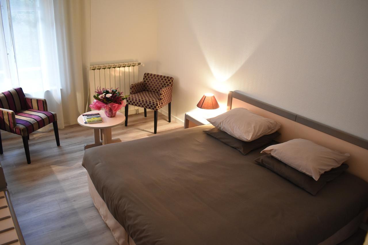Pleumartin Logis Hotel Saint-Roch المظهر الخارجي الصورة