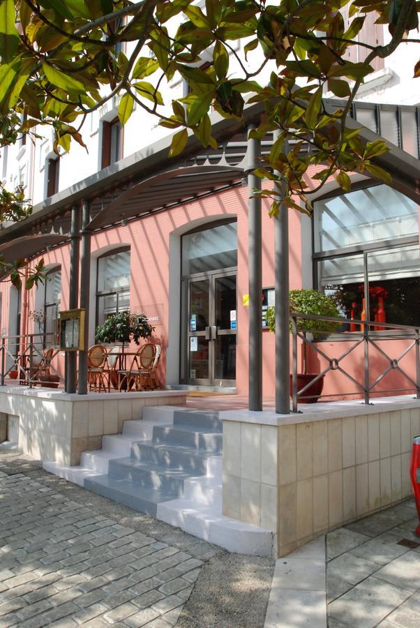 Pleumartin Logis Hotel Saint-Roch المظهر الخارجي الصورة