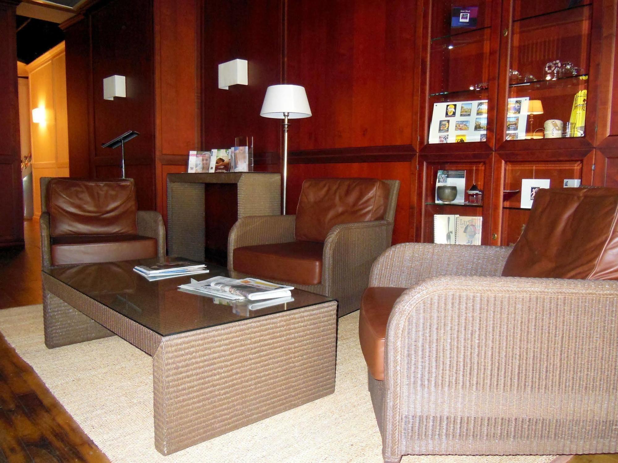 Pleumartin Logis Hotel Saint-Roch المظهر الخارجي الصورة