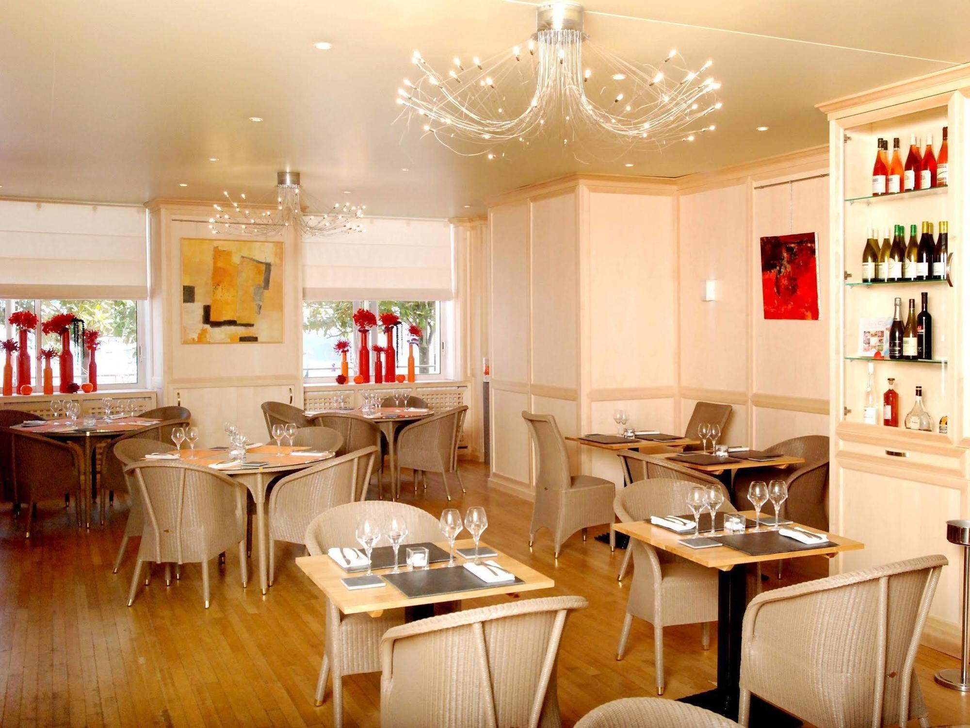 Pleumartin Logis Hotel Saint-Roch المظهر الخارجي الصورة