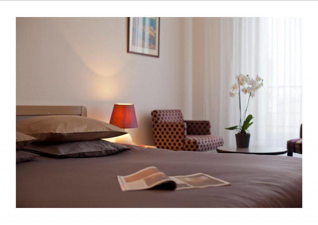 Pleumartin Logis Hotel Saint-Roch المظهر الخارجي الصورة